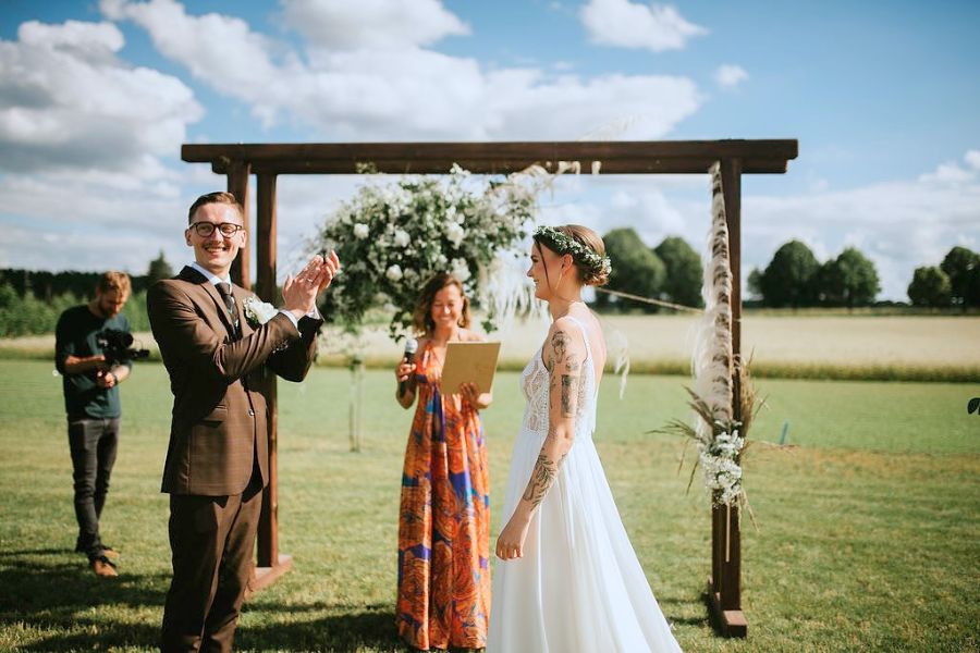 Wesele plenerowe w ogrodzie Wesele plenerowe w ogrodzie na prywatnym terenie